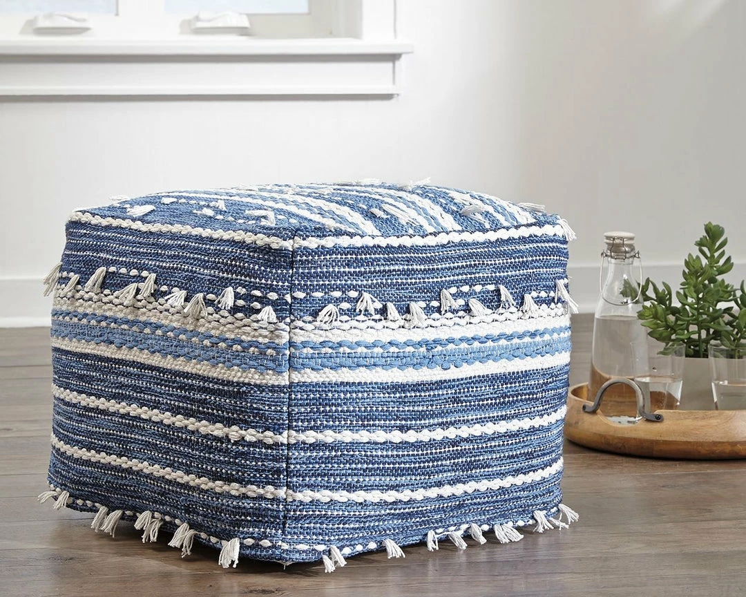 Brand new 🥰 Ashley Furniture Anthony - Blue/white - Pouf Accessories ⌛ 4 Ashley Furniture Anthony - Blue/white - Pouf Accessories