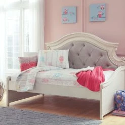 Signature Design By Ashley® Beds Realyn - Chipped White - Twin Day Bed With Storage