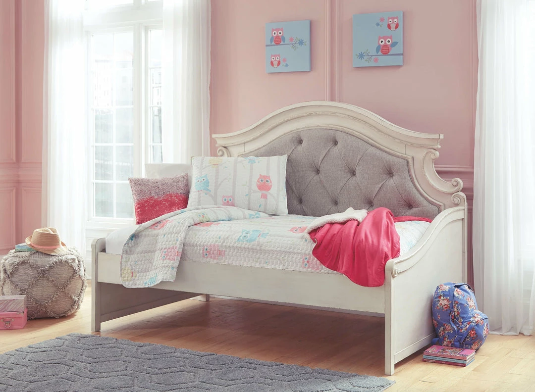 Budget 🎁 Signature Design By Ashley® Beds Realyn - Chipped White - Twin Day Bed With Storage 👏 4 Signature Design By Ashley® Beds Realyn - Chipped White - Twin Day Bed With Storage