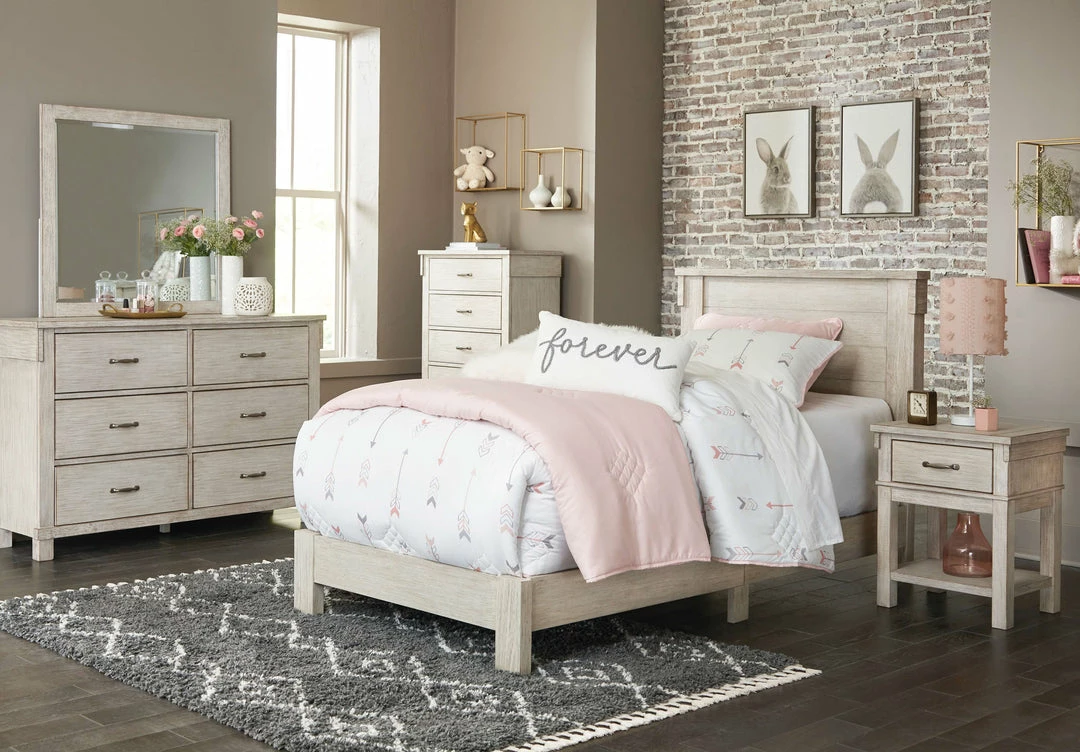 New ❤️ Ashley® Hollentown - 👗 Dresser, Mirror, Panel Bed 🥰 3 Ashley® Hollentown - Dresser, Mirror, Panel Bed