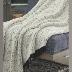 Ashley Furniture Accessories Leonita - Black/white - Throw (3/cs)
