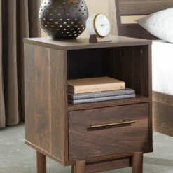 Best reviews of 🧨 Signature Design By Ashley® Calverson - Mocha - One Drawer Night Stand - Medium Nightstands 👍 19 Signature Design By Ashley® Calverson - Mocha - One Drawer Night Stand - Medium Nightstands