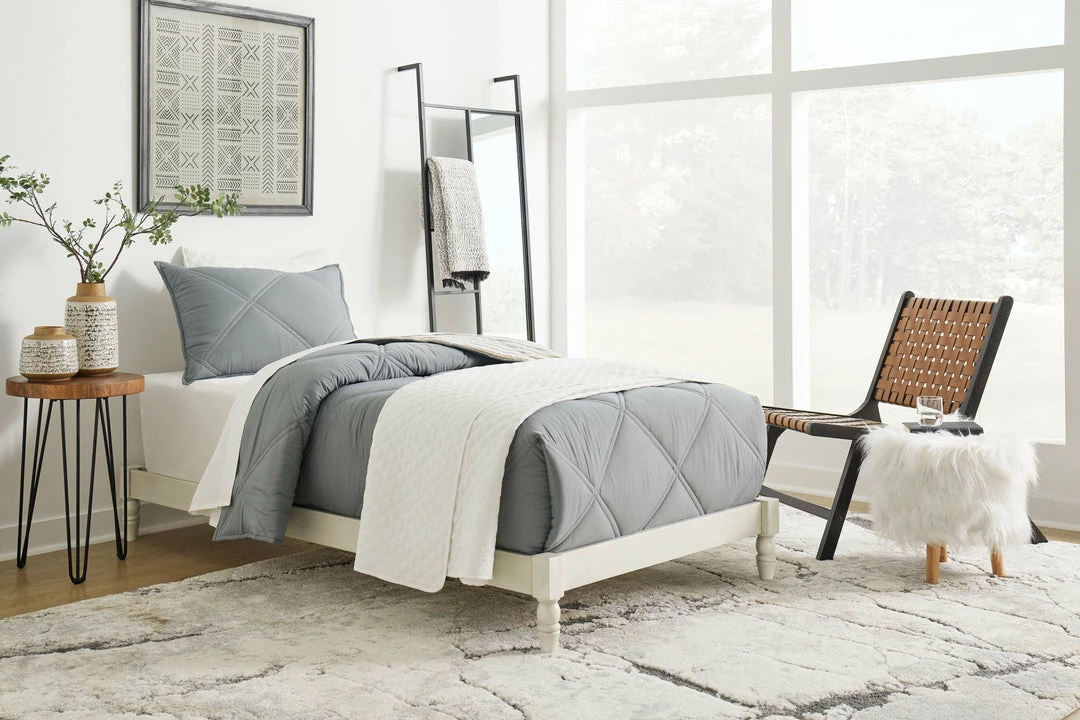 Flash Sale 😍 Ashley Furniture Tannally - Platform Bed ✔️ 10 Ashley Furniture Tannally - Platform Bed