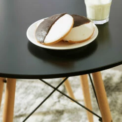 Outlet ⌛ Signature Design By Ashley® Jaspeni - Round Dining Room Table Tables 😉 12 Signature Design By Ashley® Jaspeni - Round Dining Room Table Tables