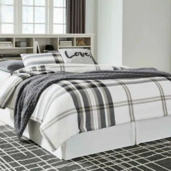 Signature Design By Ashley® Dorrinson - Panel Bed