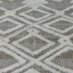 Accessories Uttermost Sieano Gray-Ivory 5 X 8 Rug