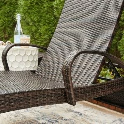 Ashley Furniture Kantana - Brown - Chaise Lounge (2/cn)