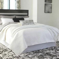 Hot Sale 👍 Ashley Furniture Headboards Starberry - Patterned - Panel Headboard 💯 8 Ashley Furniture Headboards Starberry - Patterned - Panel Headboard