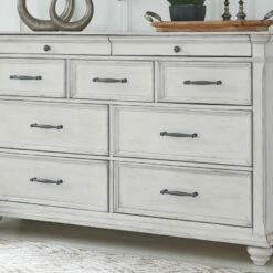 Benchcraft® Kanwyn - Attractive - Dresser, Mirror, Panel Bed